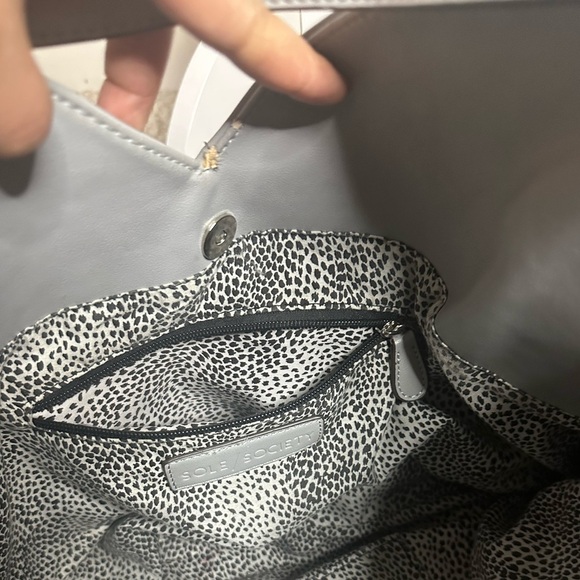 Sole Society Chic Gray Hobo Bag with Quilted Texture - Picture 8 of 13